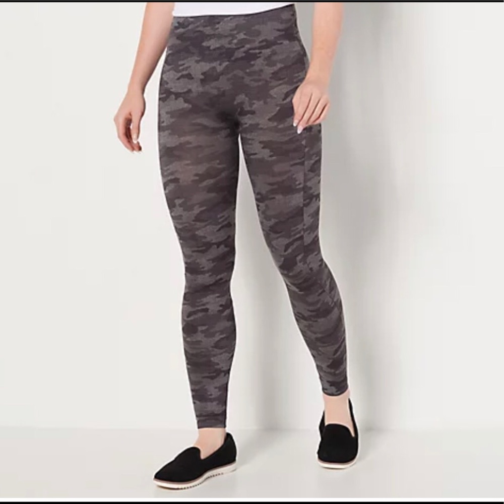 Spanx Look At Me Now Green Camo Leggings Size S